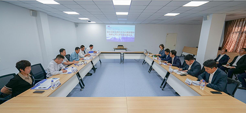 省森工集團(tuán)露水河林業(yè)局與長(zhǎng)白山旅游股份有限公司就森林旅游、促進(jìn)林業(yè)轉(zhuǎn)型升級(jí)開展業(yè)務(wù)對(duì)接